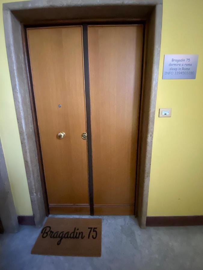 Bragadin75 In Vaticano Rome Bagian luar foto